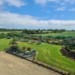 Bed and Breakfast Oak Tree Lane Country 4*