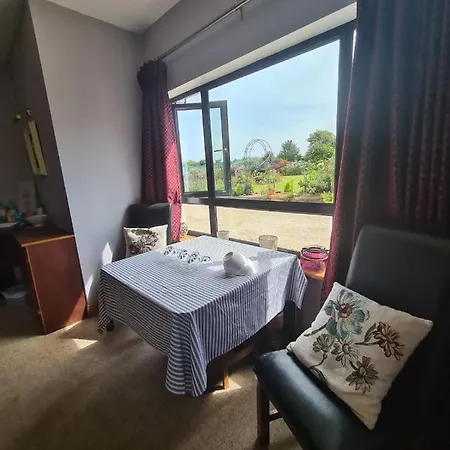 Oak Tree Lane Country Bed & Breakfast 4*