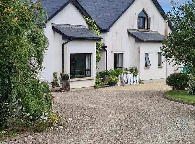 Oak Tree Lane Country Bed and breakfast 4*