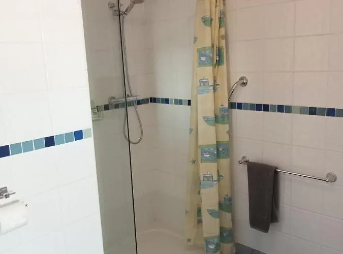 Oak Tree Lane Country