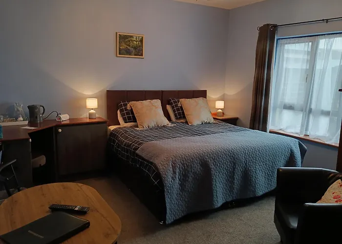 Oak Tree Lane Country